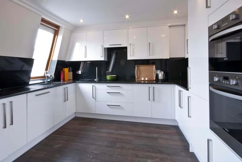 Manson Place, Kensington: Kitchen, photo 8