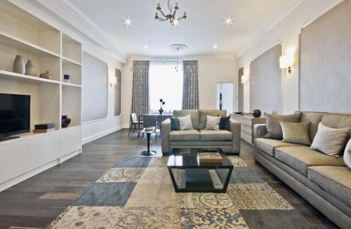 Queensgate Court, Kensington: Living room, photo 9