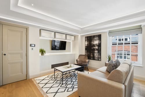 The Westminster Apartments, Victoria: Living room, photo 5