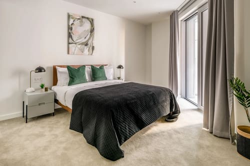 The Battersea Urban Rest Apartments, Battersea: Bedroom in a three-bedroom apartment, photo 7