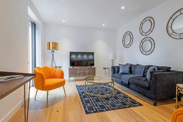 Ten On Sphinx, apartment in Battersea