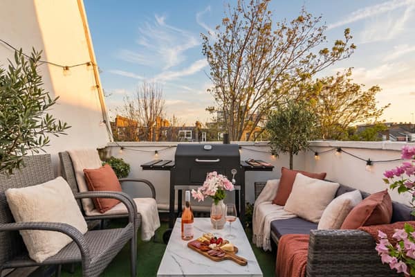 Marloes Road Two Bedroom Apartment, apartment in Kensington