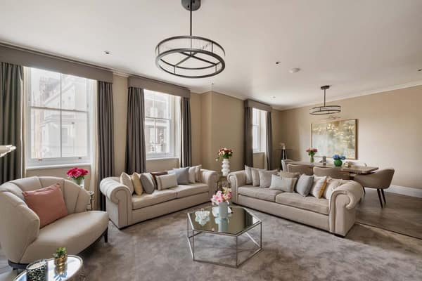 Flat 2 at 33 Charles Street, apartment in Mayfair