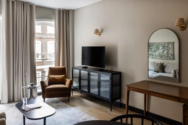 The St Paul’s Apartments, apartment in East London
