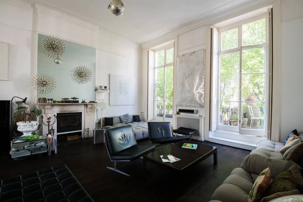 Queen’s Gardens 3 bedroom Apartment, serviced apartments in Paddington