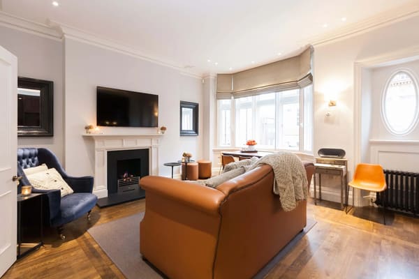 Prime Mayfair 1 bedroom no.1, W1K, serviced apartments in Mayfair