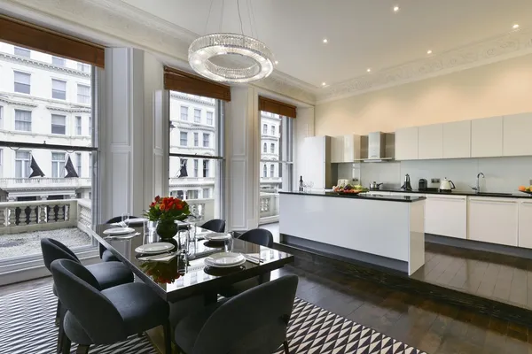 Fraser Suites Kensington, apartment in Kensington
